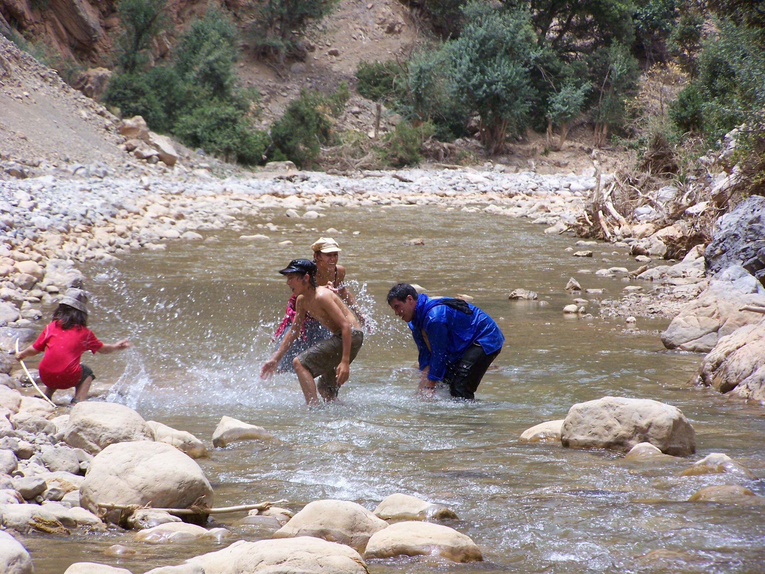 Randonnée en famille dans les gorges de l'Assif Melloul